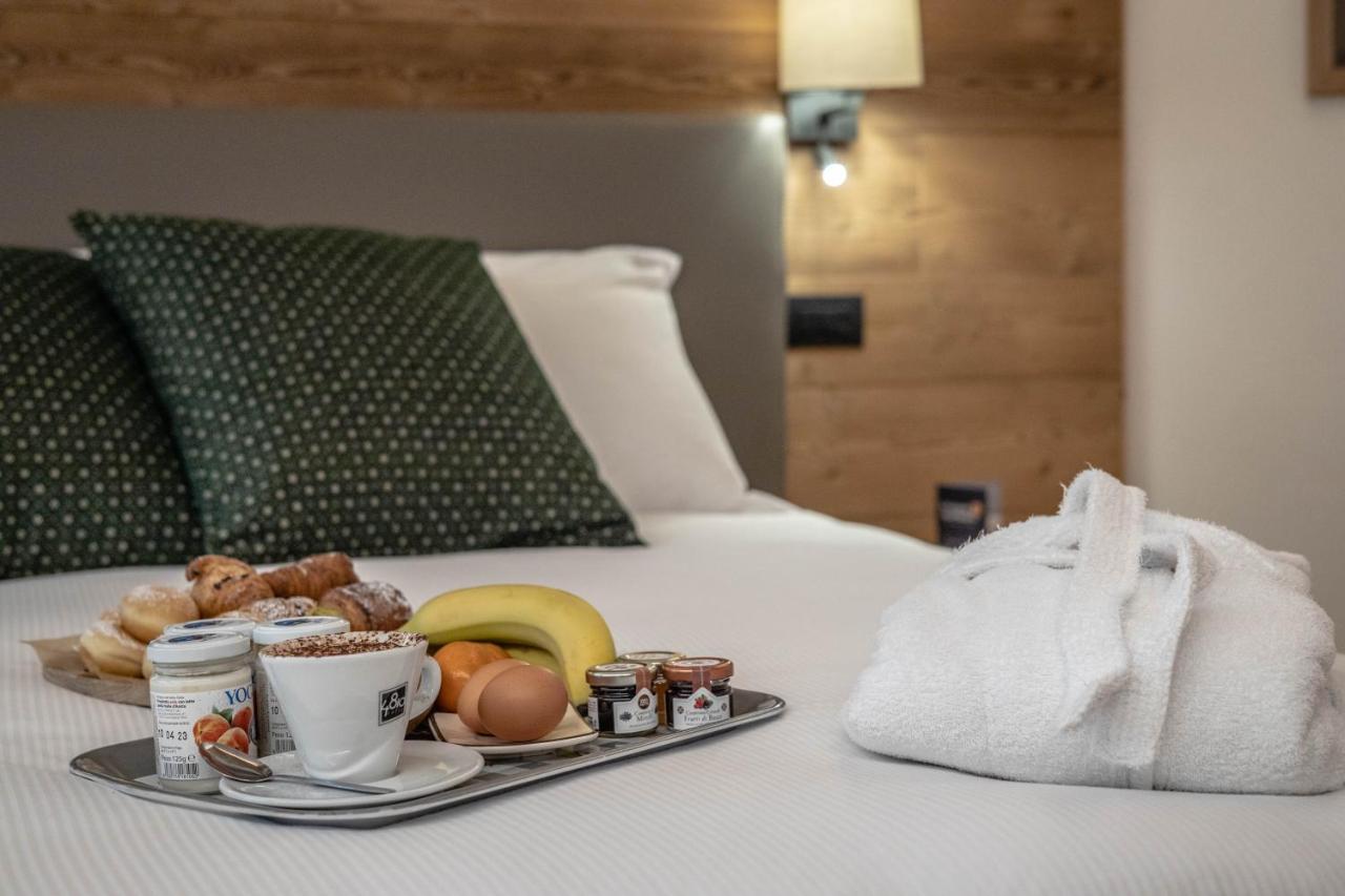 Les Plaisirs D'Antan Hotel Jovencan Bagian luar foto